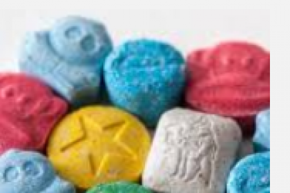 Duizend foute pillen aangetroffen bij bedrijf in Zwanenburg