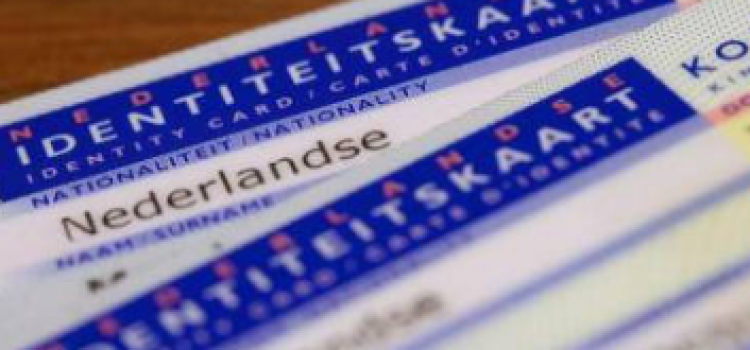 Hoe dan: Een nepdiploma regel je vanavond nog met het sturen van een 'Whatsappje'