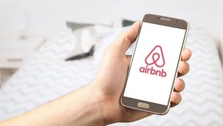 PvdA en GroenLinks willen forse beperking verhuur Airbnb