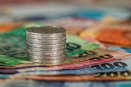 geld De macht van sponsors in het amateurvoetbal: hoe houden clubs criminelen buiten de deur?