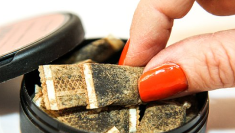 Grote hoeveelheid snus in beslag genomen